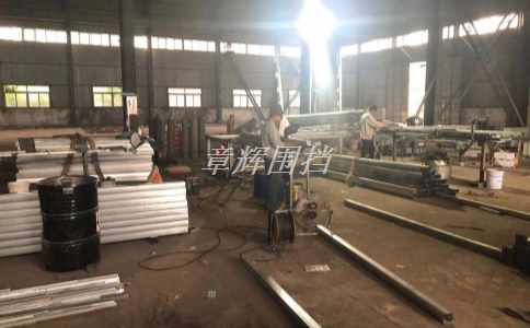 市政圍擋如何為環(huán)保事業(yè)貢獻(xiàn)力量？(市政圍擋對(duì)環(huán)境保護(hù)的影響)